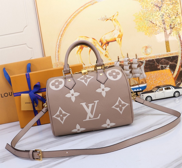 ルイヴィトンバッグ正面デザイン